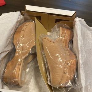 Closen clogs by dolce vita 8.5 NIBA